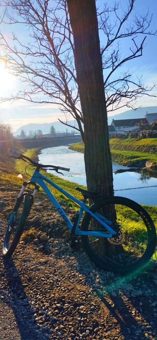 Cube Dirt Flying Circus