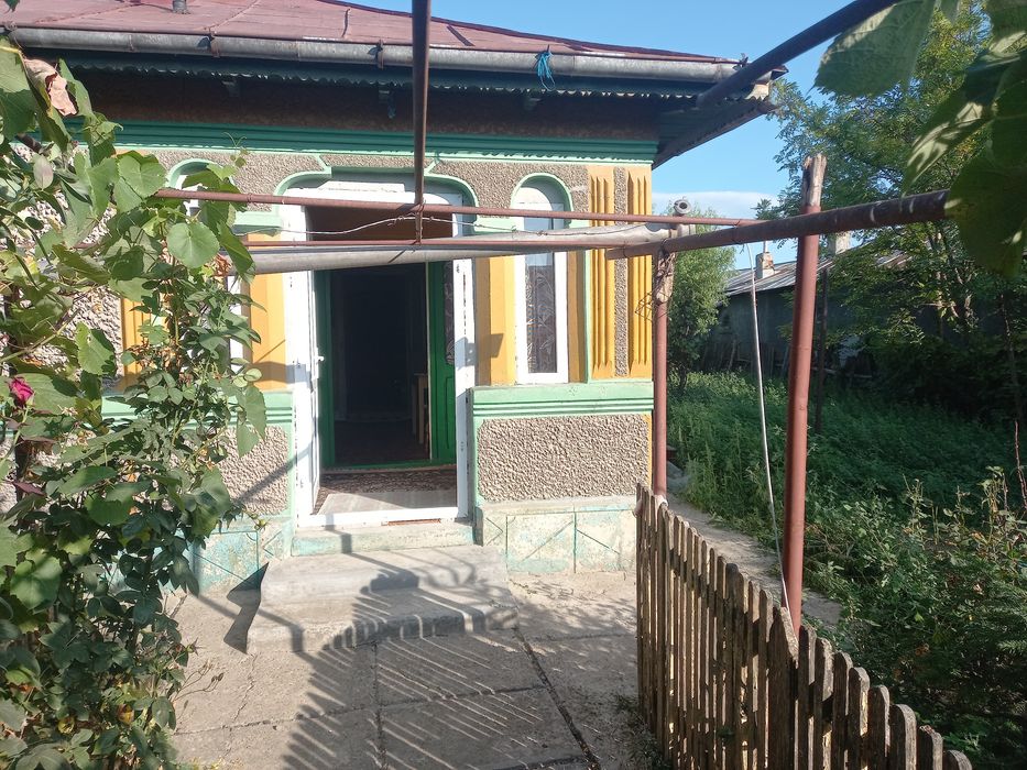 Vând casă bătrânesca Vădeni Județul  Brăila