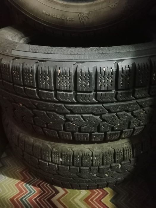 Шины на машину Липучка 225/60 R17 99H