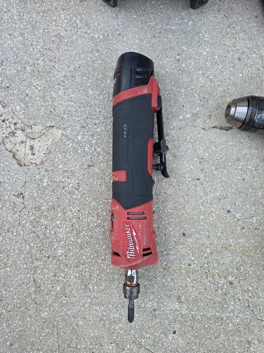 Milwaukee M12 filetanta, freza metal si boxa bluetooth
