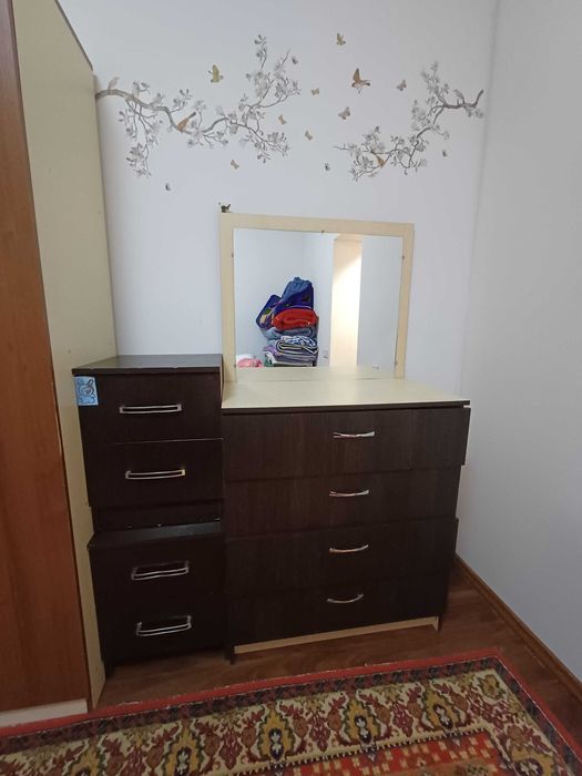 Комод с зеркалом