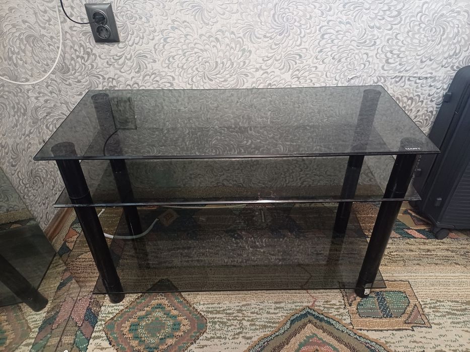 Продам стол стеклянный