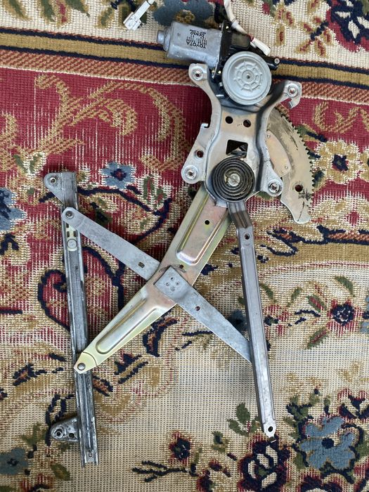 Стеклоподьемник на Камри 20