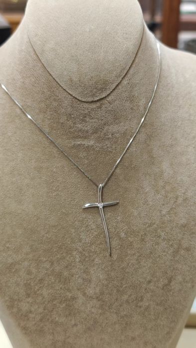Lanț aur 18k 2.79gr cu cruciuliță cu diamant natural marca Vier (r)