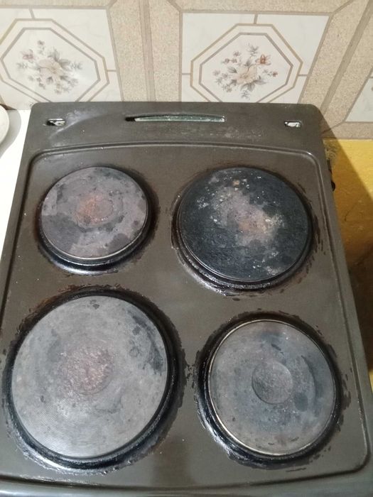 Продам кухонную плиту  "Hansa" Б/У