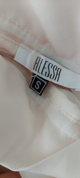 рокля на Alessa S размер става и за М