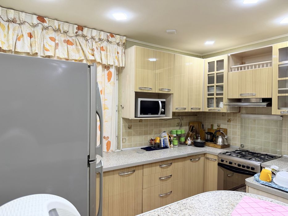 Участок 4,2 сотки.Эски Сарикул.Фасад 9 метров.