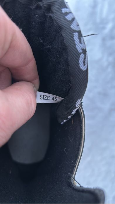 Продам коньки 45 размера