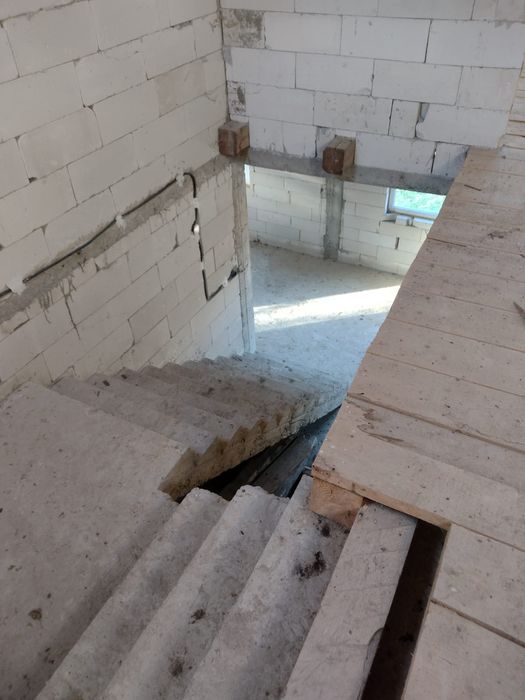 Casă la roșu în Nadășu