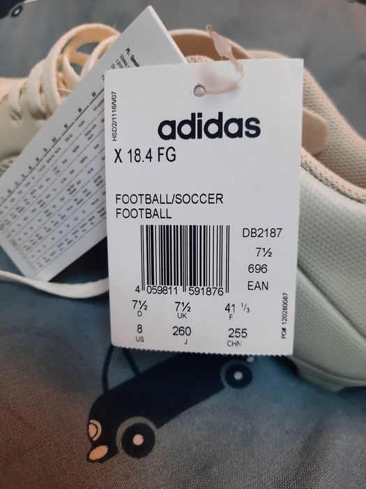 Ghete fotbal adidas noi marime 41