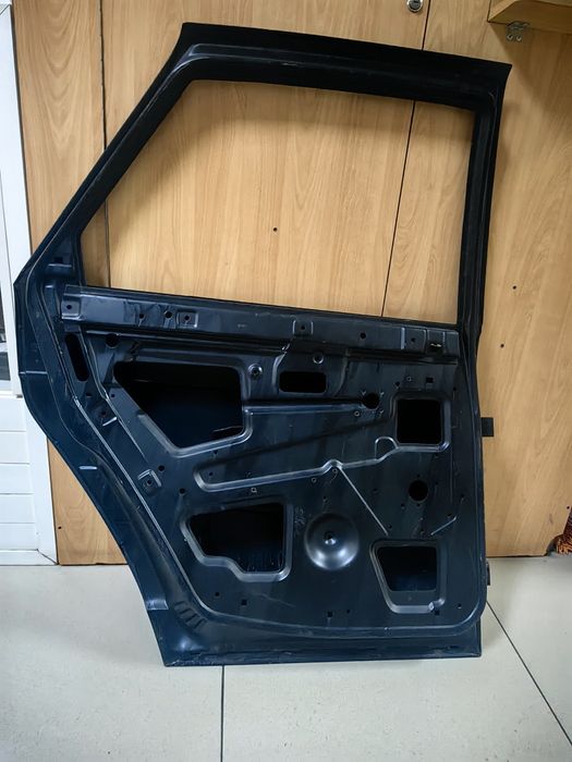 Дверь задняя левая 2170, 2110