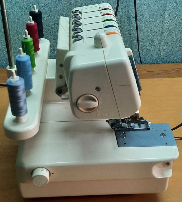 Коверлок Merrylock model 3000CL