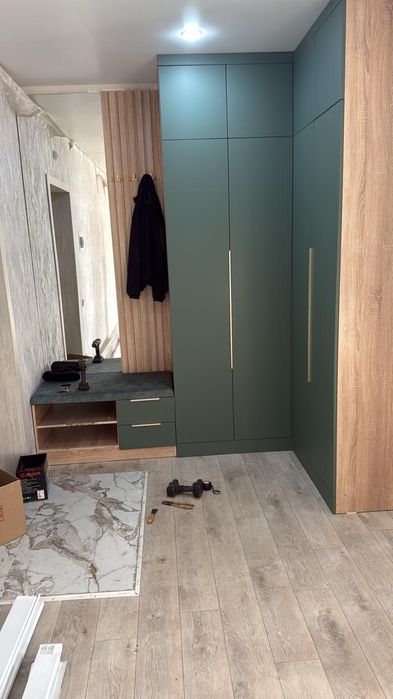 Продам прихожую. Цена договорная