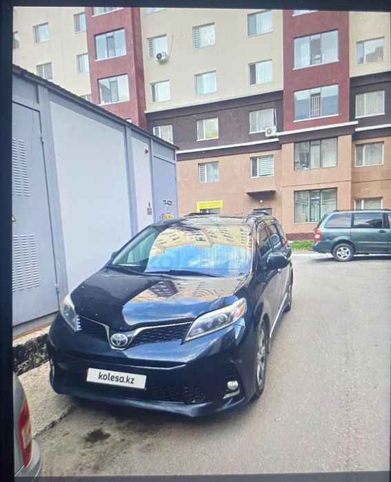Toyota Sienna  2018г.