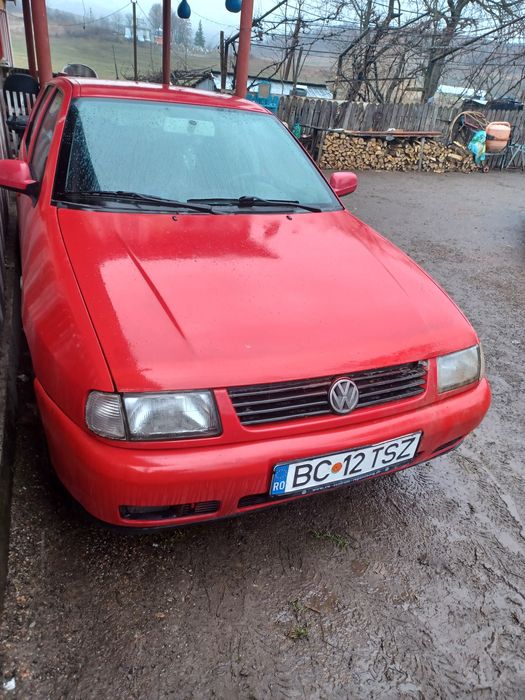 Vând doua vw polo an 2000