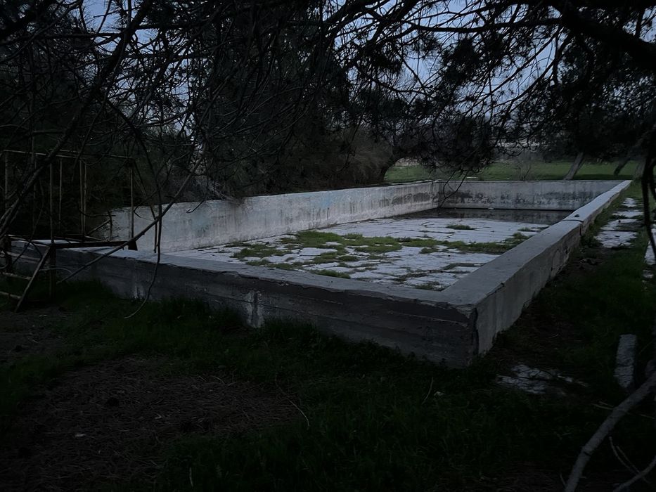 Noturar er binolari bn sotiladi er maydoni 2.5 gektar