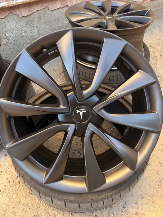Tesla Diska Sotiladi
