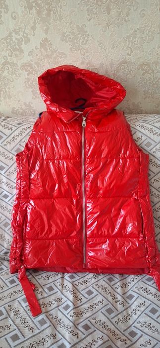 Продам жилет-пуховик