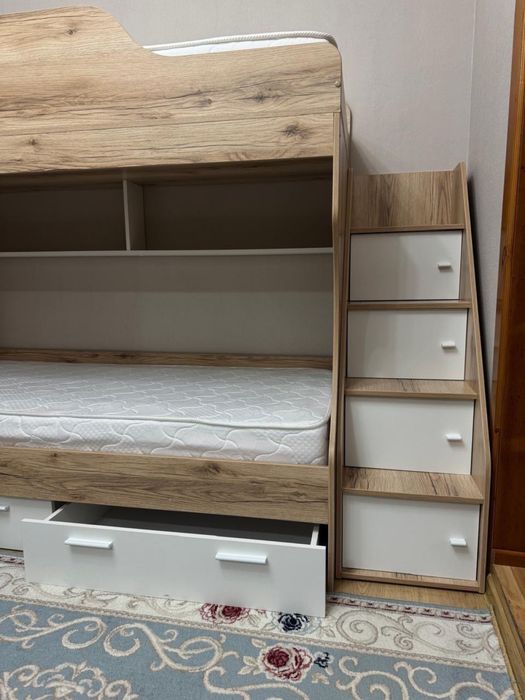 Продам 2х ярусную кровать