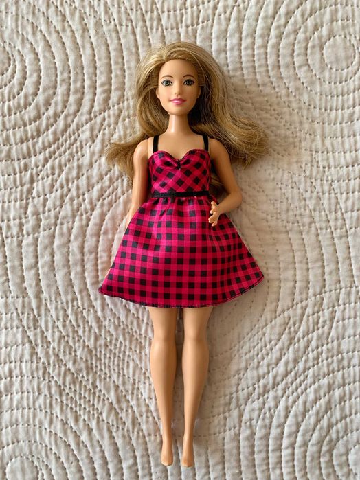 Barbie Fashionistas Doll #37 Everyday Chic Doll & Fashions Curvy