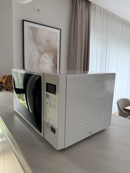 Cuptor microunde samsung putin folosit, fara farfuria de sticla