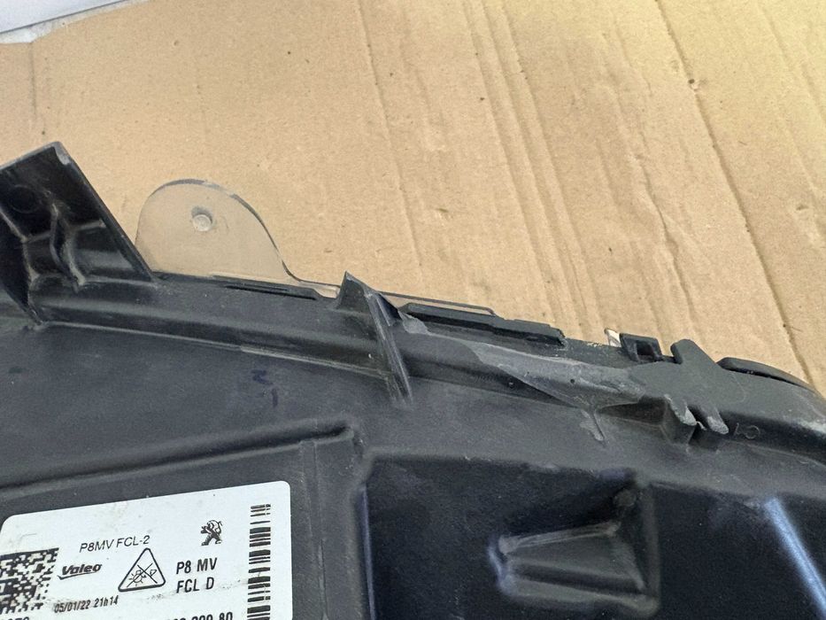 Daylight lumina de zi dreapta Peugeot 3008 dupa 2020 cod 9836230980