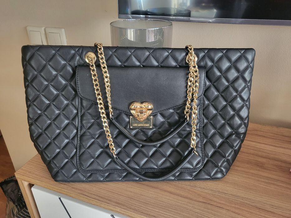 Чанта Moschino 220 лв