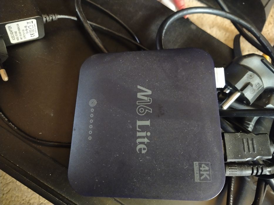 Продам телевизор ДВД приставку и приставку для интернета