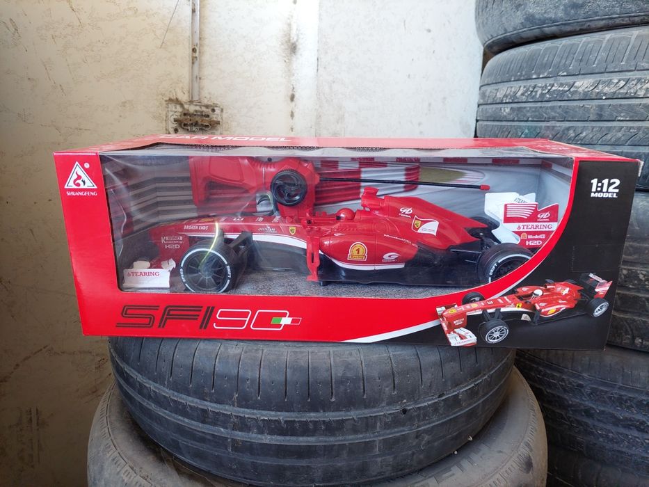 Shuangfeng Ferrari F1
(SF190) в масштабе 1:12.