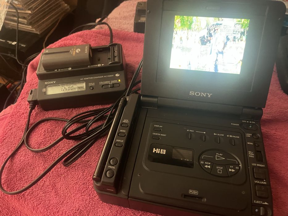 Sony walkman hi 8 cu tuner !