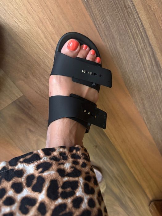 Papuci Crocs , în stare f bună