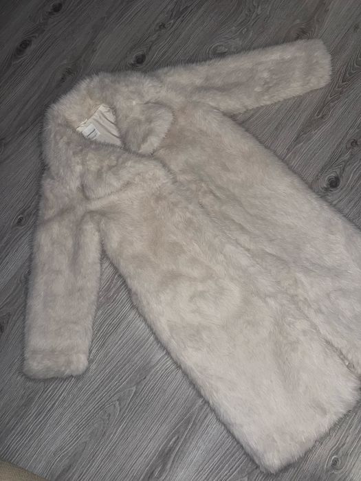 Blana alba lunga , foarte pufoasa
