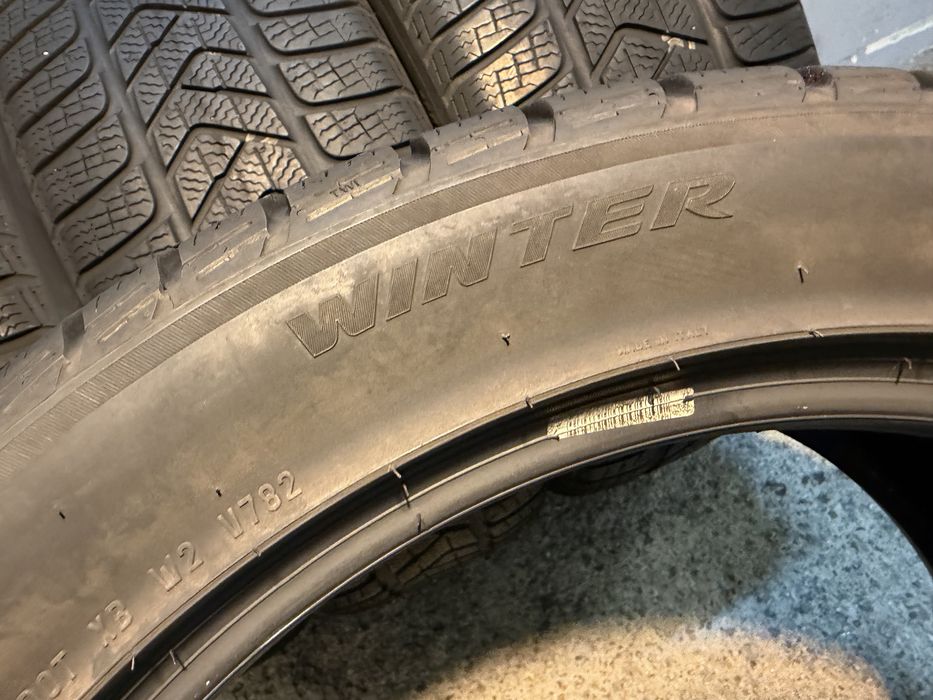 Гуми 245/45/19 PIRELLI Sottozero Winter