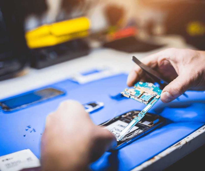 Reparatii TELEFOANE MOBILE si laptopuri .