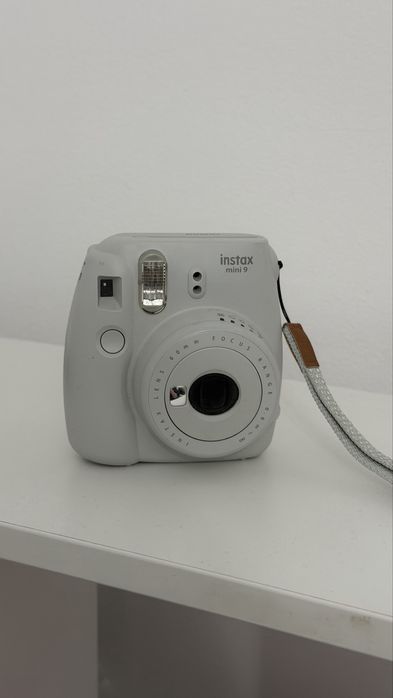 Instax mini 9 в отличном состоянии