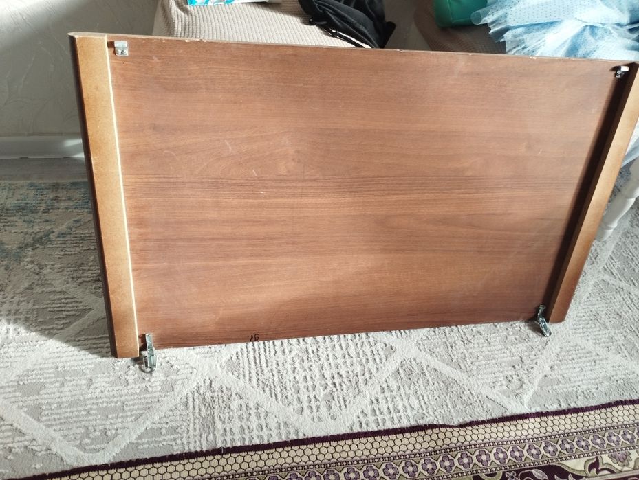 Продам стол дуб в отличном состоянии