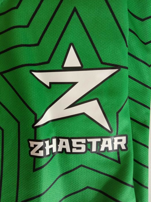 Летняя футбольная форма на 13-14 лет