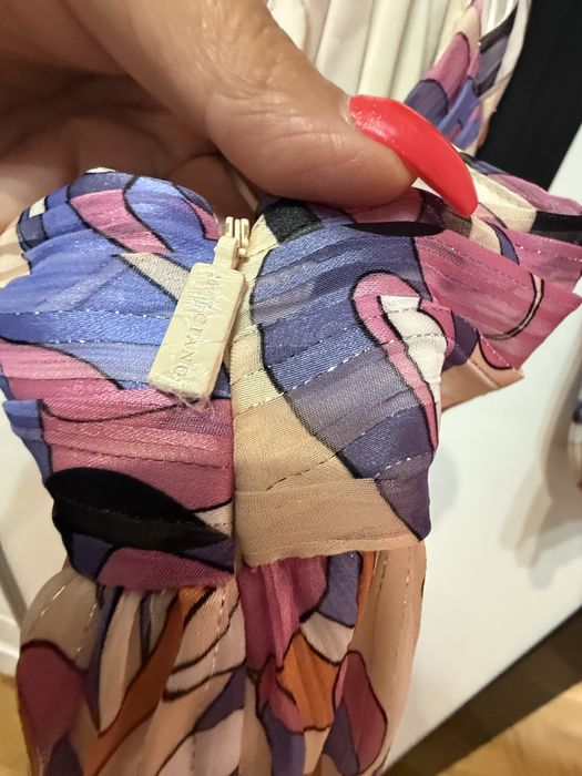 Страхотна рокля Guess