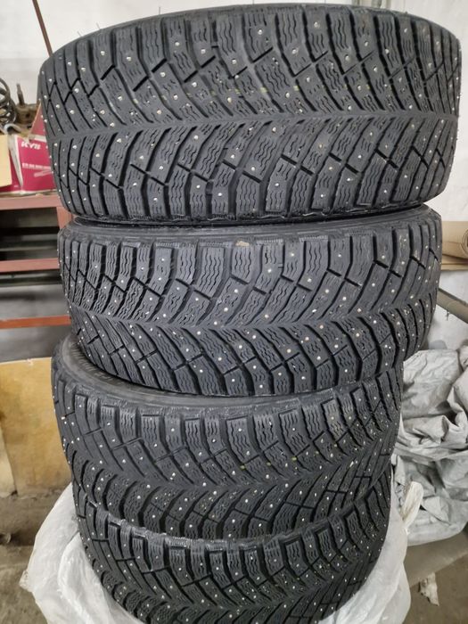 Зимняя резина Michelin 
215/55/17
