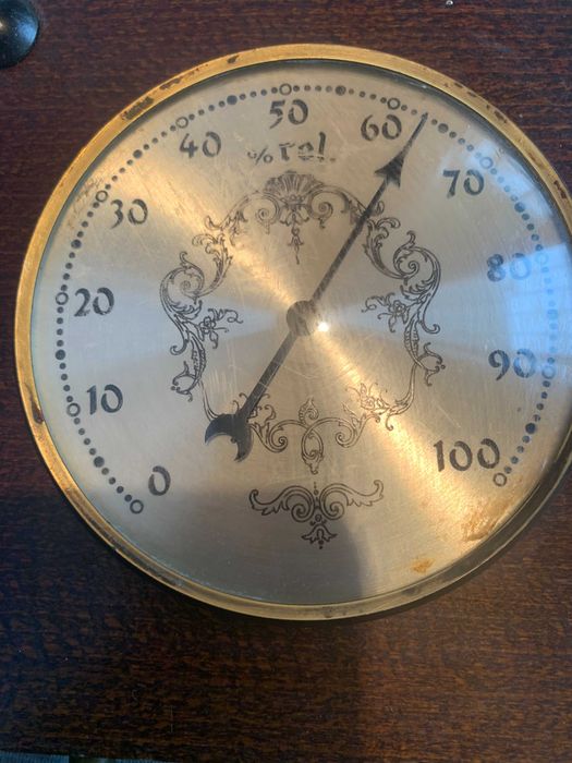 барометър термометър влагомер