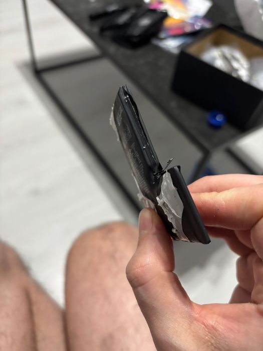 Vand placa de baza ip 15 pro max si baterie , display rama spate