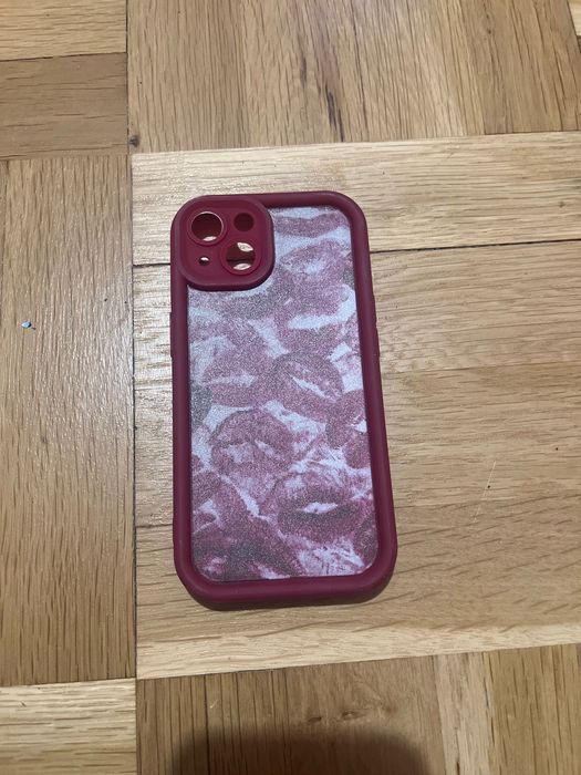 Продаване на калъфи за iPhone 13