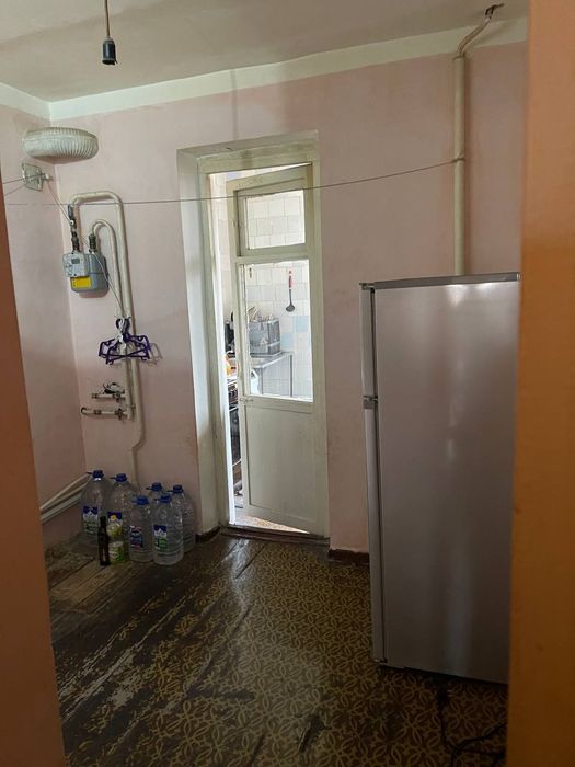 Квартира киз ларга Пед институтга ярим соат пиёда йул