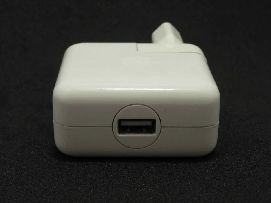 Apple A1102 – оригинално зарядно за iPhone, iPad, iPod, Apple Watch