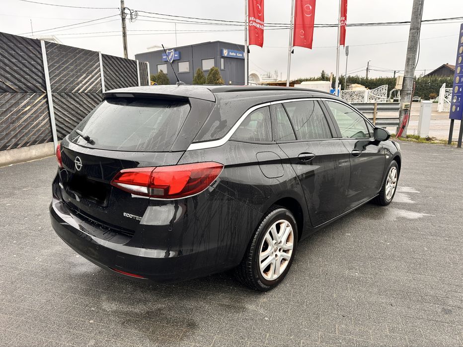 Opel Astra 2019 / Benzină / Încălzire volan + scaune / Istoric real