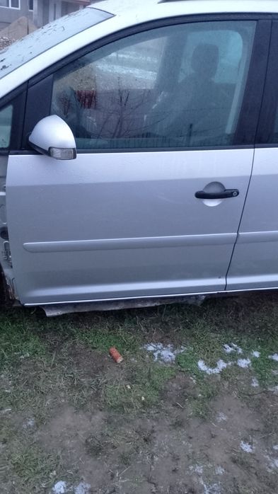 Vând piese de volzvagen Touran