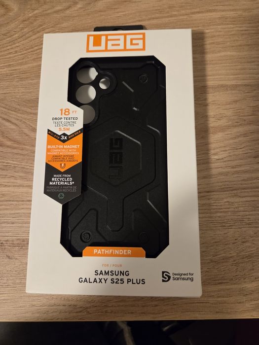 Vand husa UAG Pathfinder pentru S25+