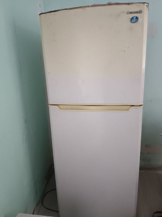 Холодильник б/у.