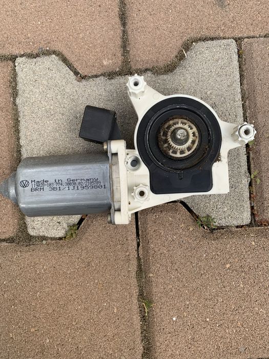 Моторче машинка лява дясна ел стъкла пасат 4 passat 4