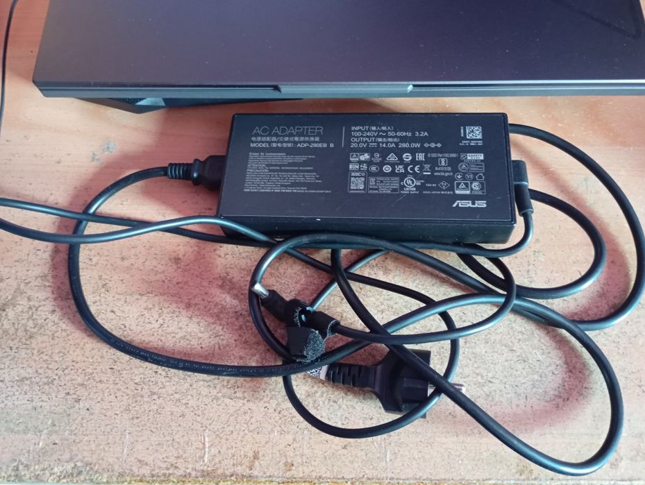 Laptop Asus ROG Strix G18 G814JI-N6070 defect service (fără SSD și cu 16 GB RAM DDR5) 2300lei